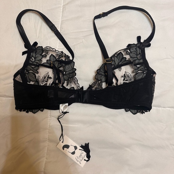 Playful Promises: Alva Black Leatherette Lace Embroidery Bra size 32D - Picture 3 of 4